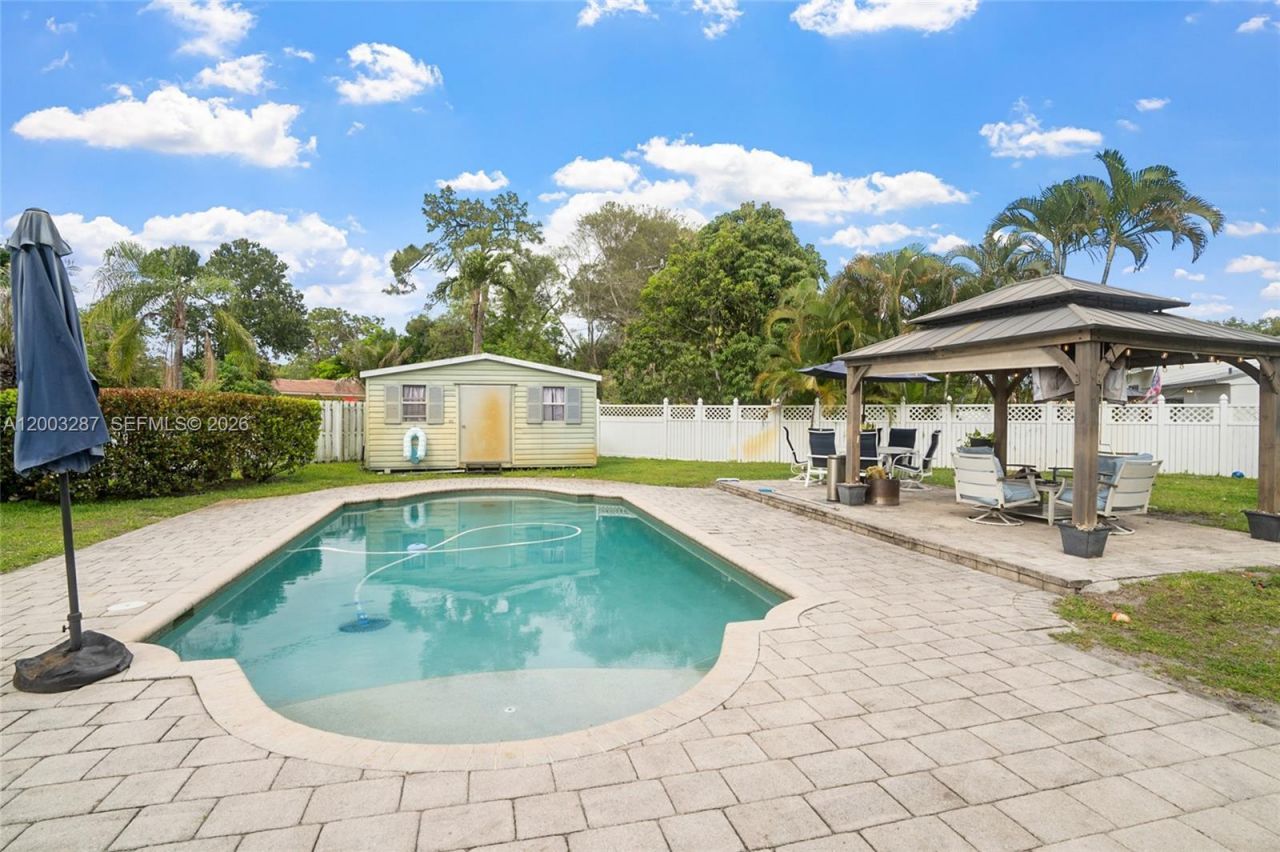 899 E Country Club Cir , Plantation, FL 33317 Photo