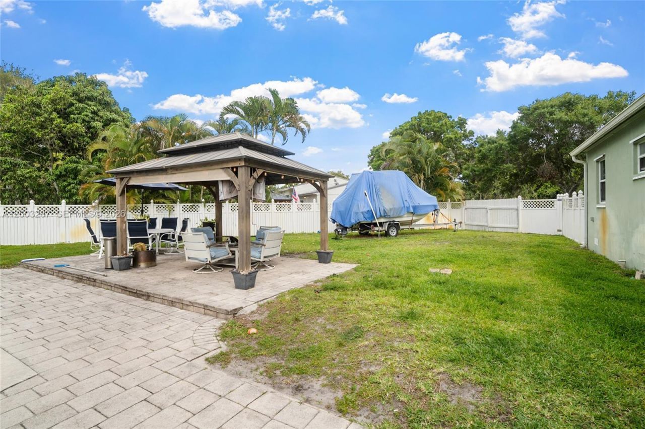 899 E Country Club Cir , Plantation, FL 33317 Photo