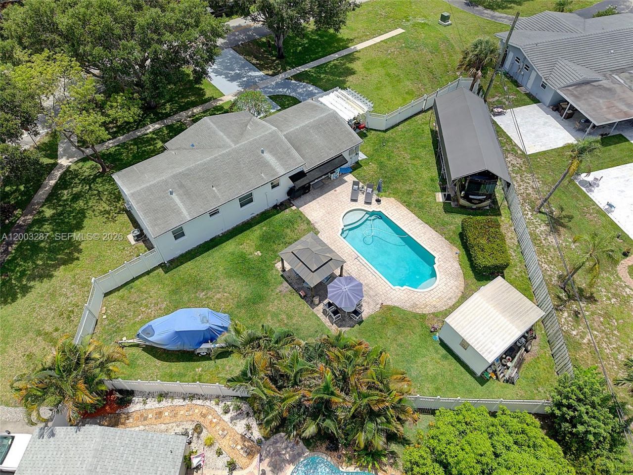 899 E Country Club Cir, Plantation, FL 33317 Photo
