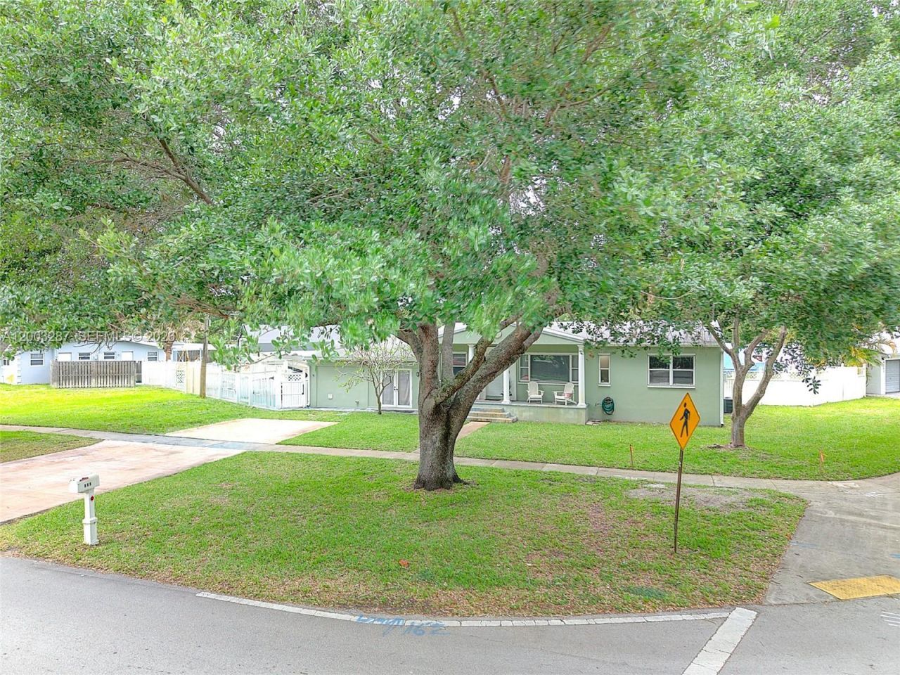 899 E Country Club Cir, Plantation, FL 33317 Photo