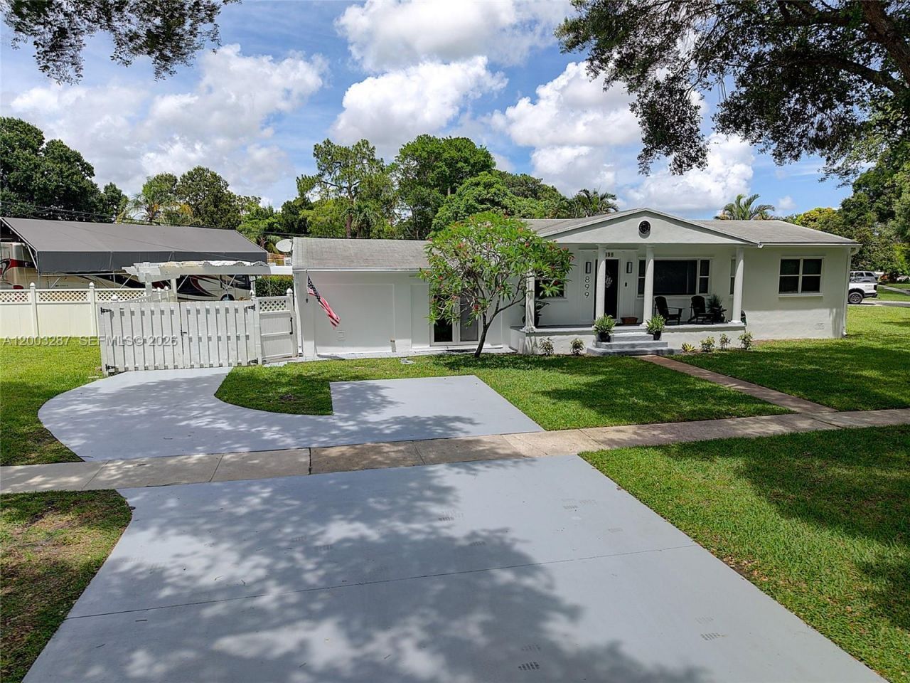 899 E Country Club Cir, Plantation, FL 33317 Photo