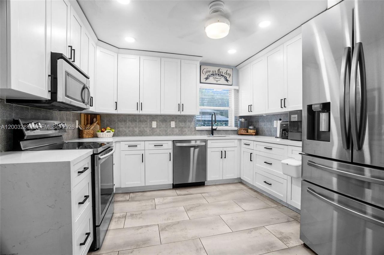 899 E Country Club Cir, Plantation, FL 33317 Photo