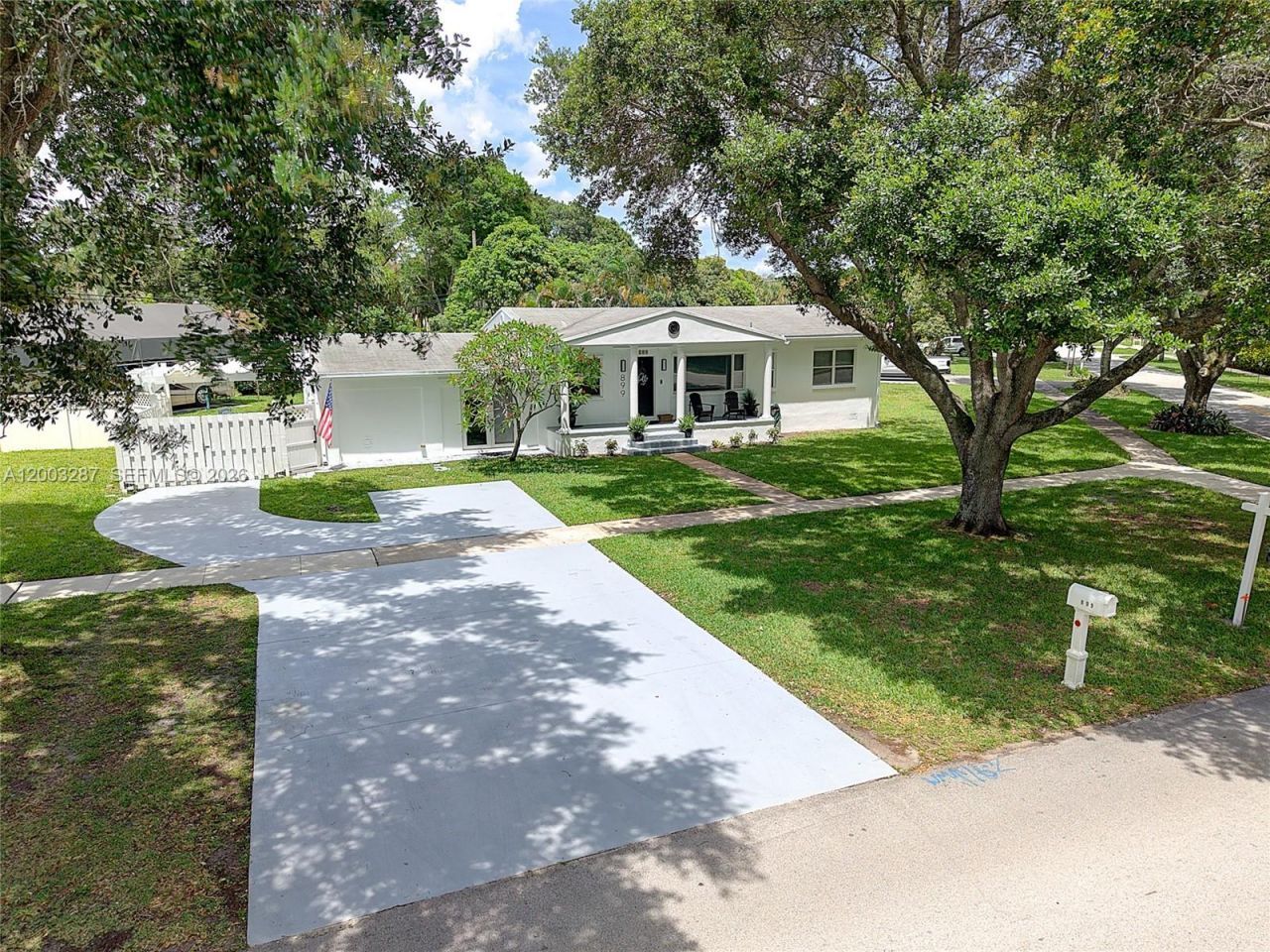 899 E Country Club Cir, Plantation, FL 33317 Photo