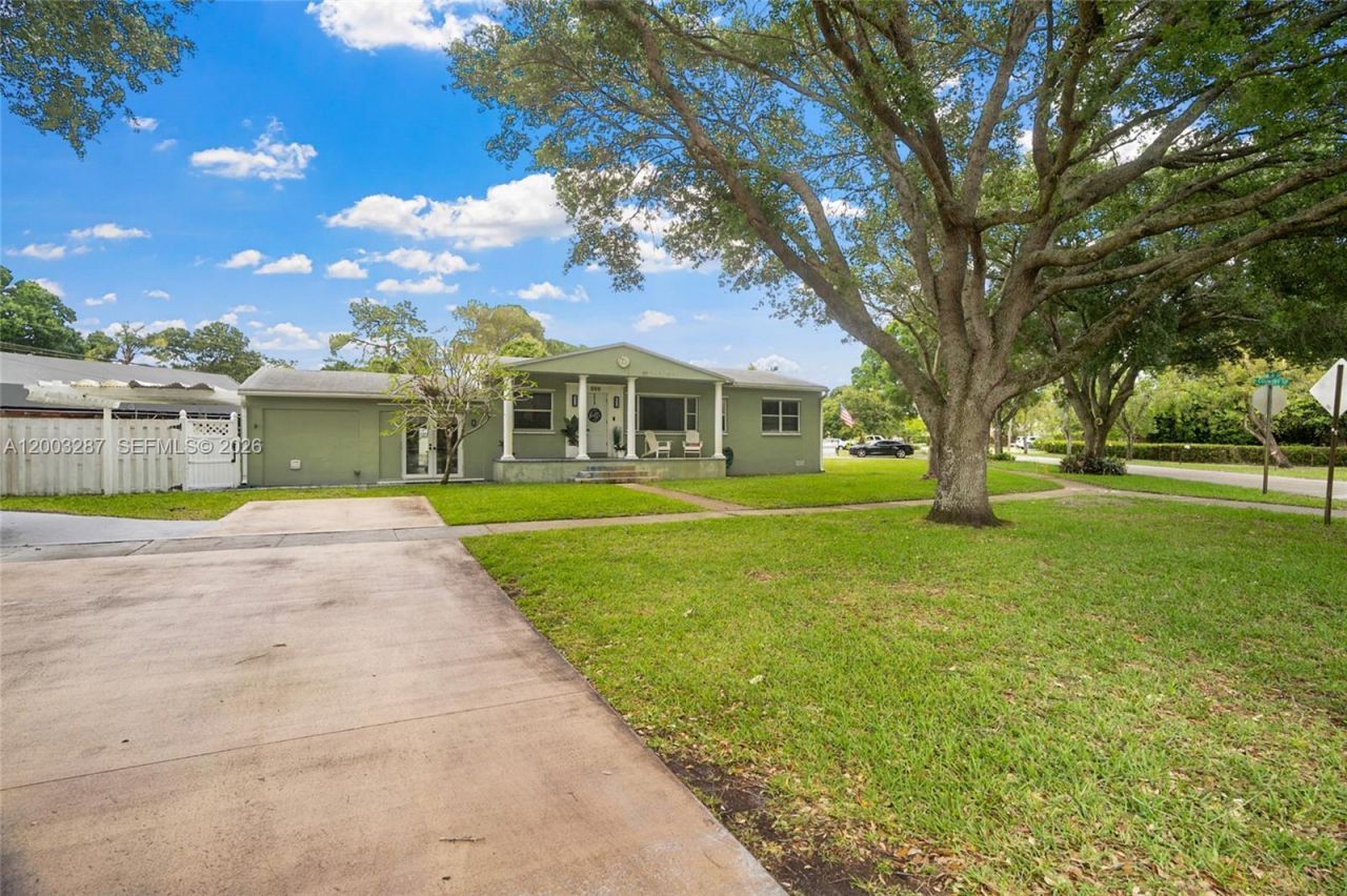 899 E Country Club Cir , Plantation, FL 33317 Photo