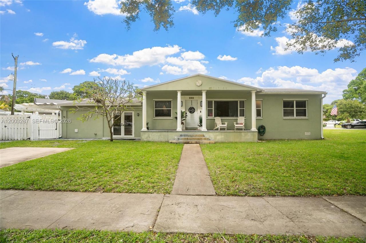 899 E Country Club Cir, Plantation, FL 33317 Photo