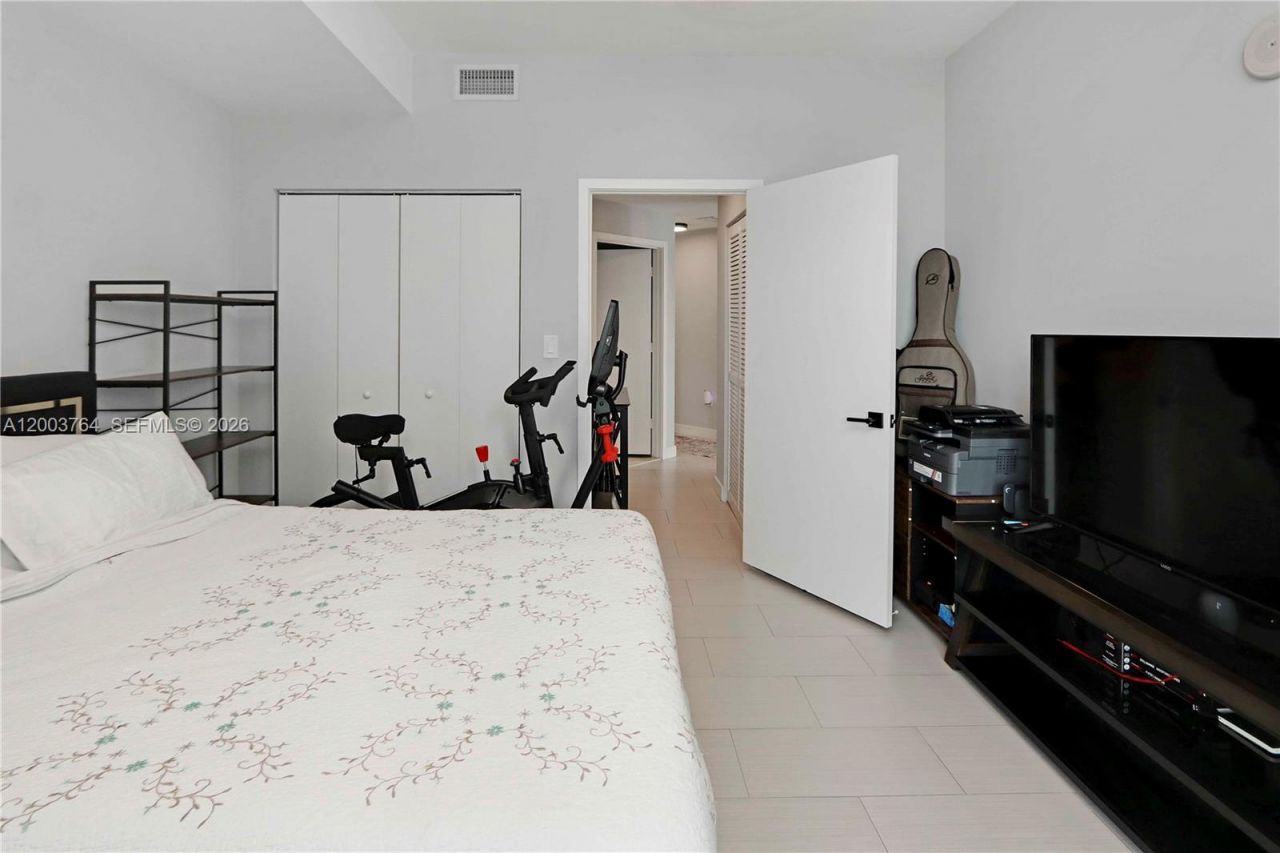 79 SW 12th St , Unit 2106-S, Miami, FL 33130 Photo