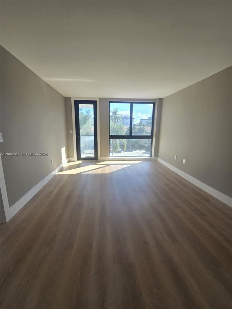 9800 W Bay Harbor Dr, Unit 305, Bay Harbor Islands, FL 33154 Photo