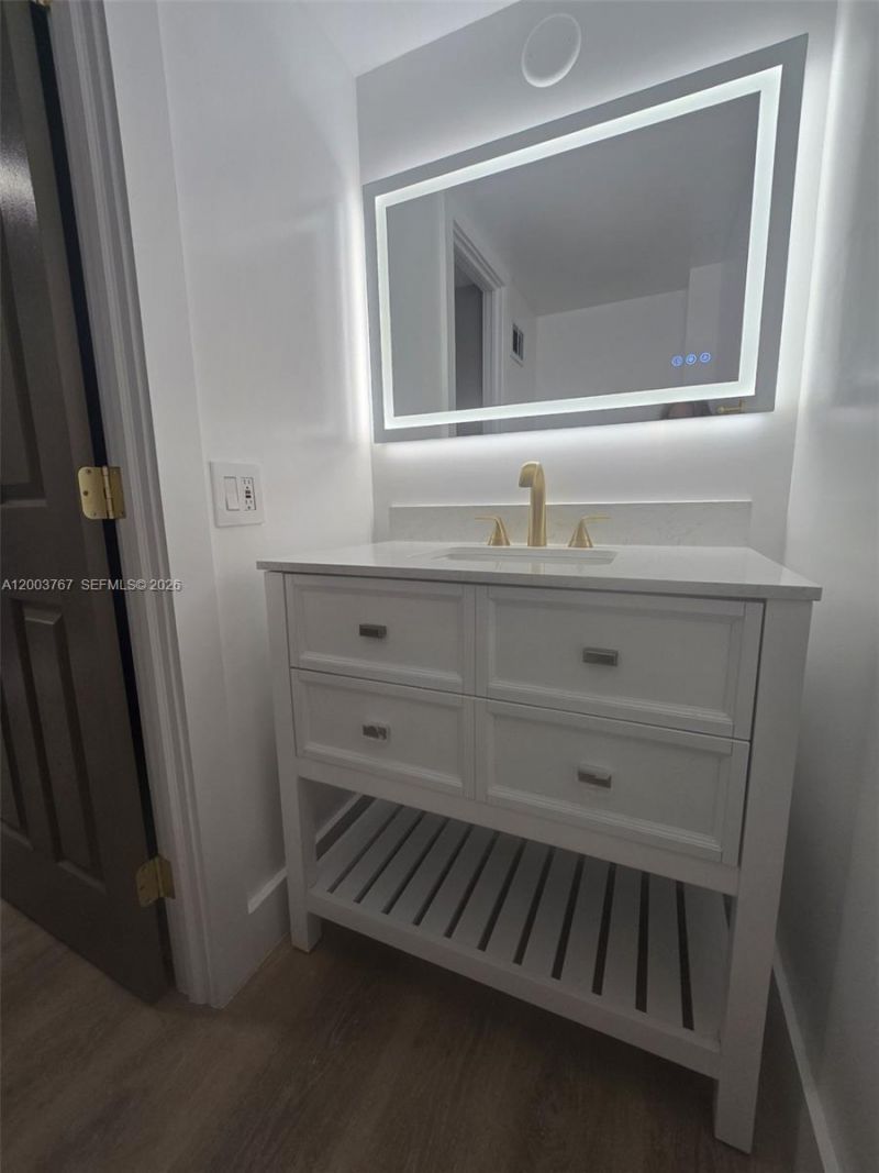 9800 W Bay Harbor Dr, Unit 305, Bay Harbor Islands, FL 33154 Photo