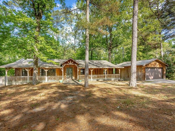 1600 E Lakeview , Benton, AR 72015