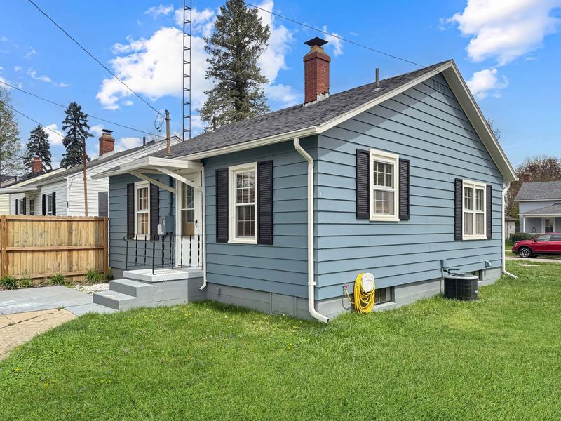 704 N Russell Street , Urbana, OH 43078 Photo 5