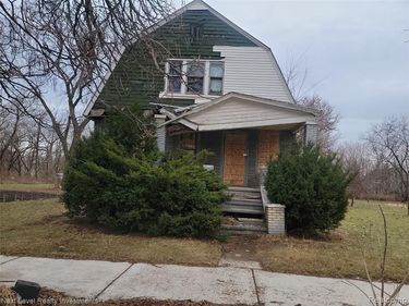 3345 E Ferry Street , Detroit, MI 48211