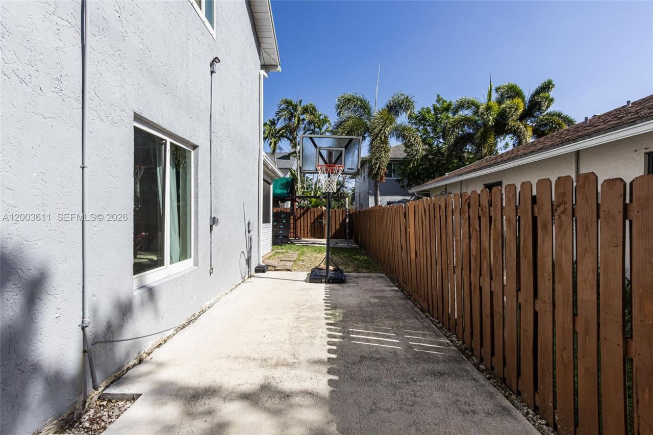 7941 NW 3rd Pl , Plantation, FL 33324 Photo