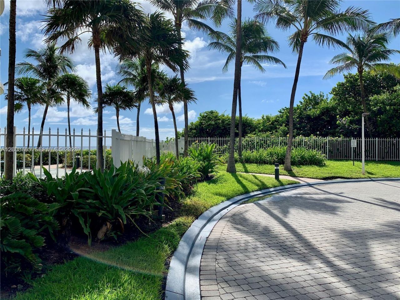 16711 Collins Ave, Unit 602, Sunny Isles Beach, FL 33160 Photo