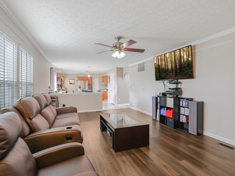 8227 Orange Station Loop, Lewis Center, OH 43035 Photo 10