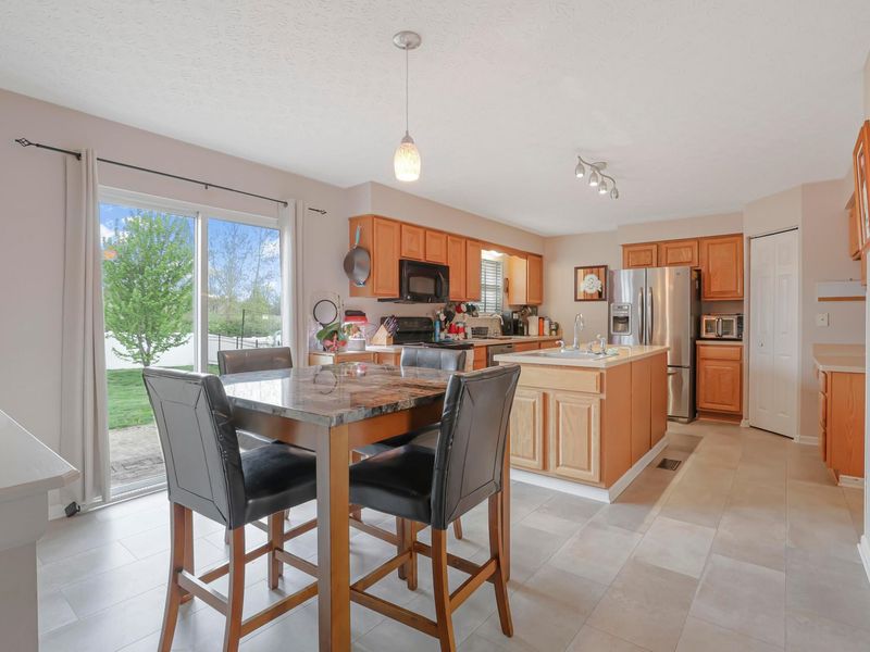 8227 Orange Station Loop, Lewis Center, OH 43035 Photo 14