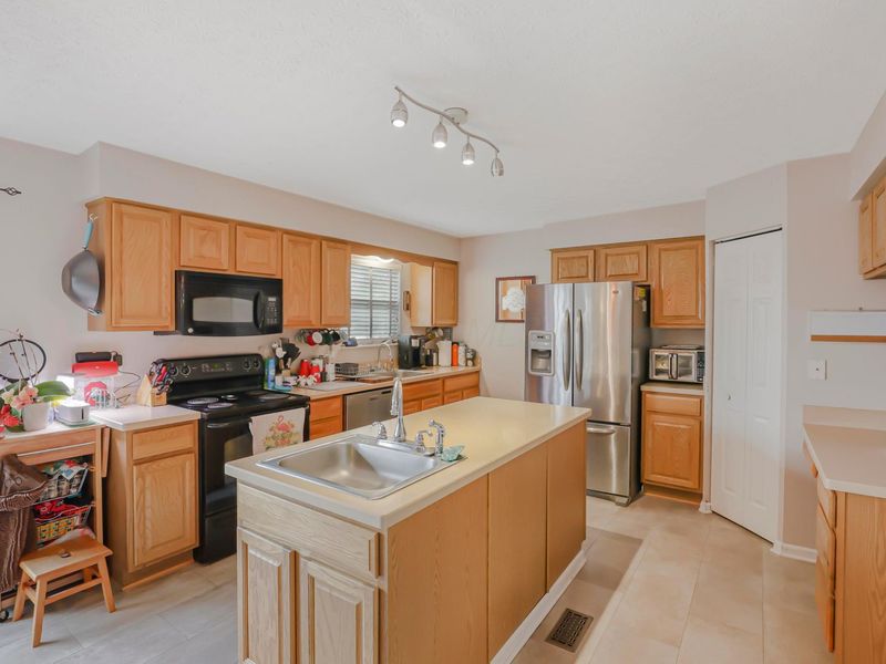 8227 Orange Station Loop, Lewis Center, OH 43035 Photo 16