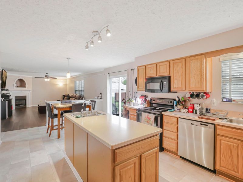 8227 Orange Station Loop, Lewis Center, OH 43035 Photo 20