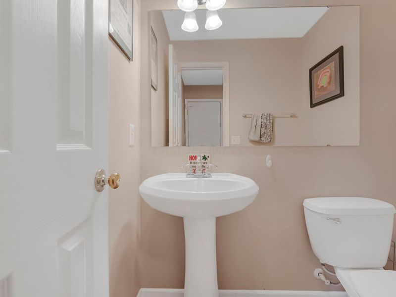 8227 Orange Station Loop, Lewis Center, OH 43035 Photo 24