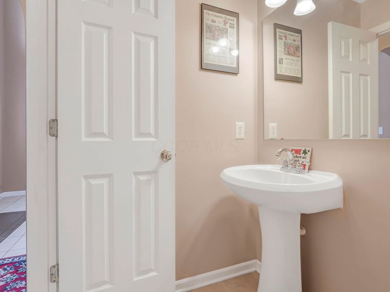 8227 Orange Station Loop, Lewis Center, OH 43035 Photo 25