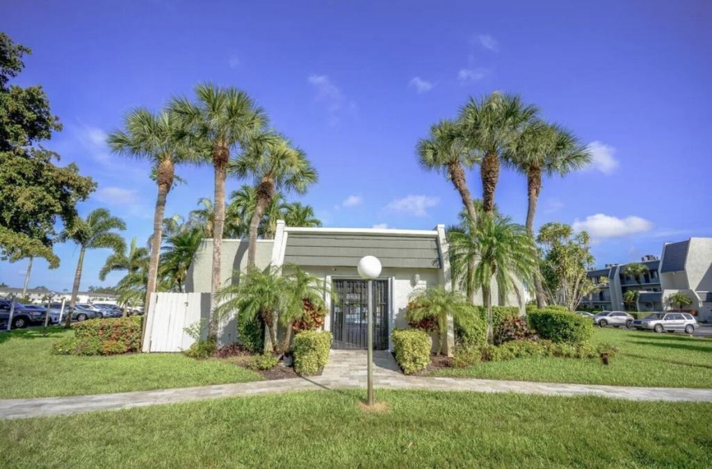 4110 Tivoli Court, Unit 202, Lake Worth, FL 33467 Photo