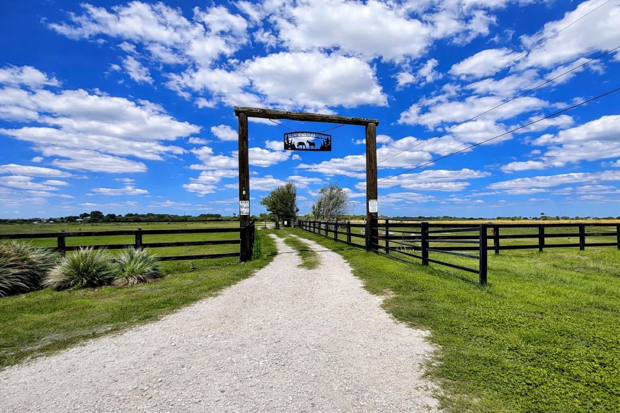 8121 NW 58th Lane, Okeechobee, FL 34972 Photo