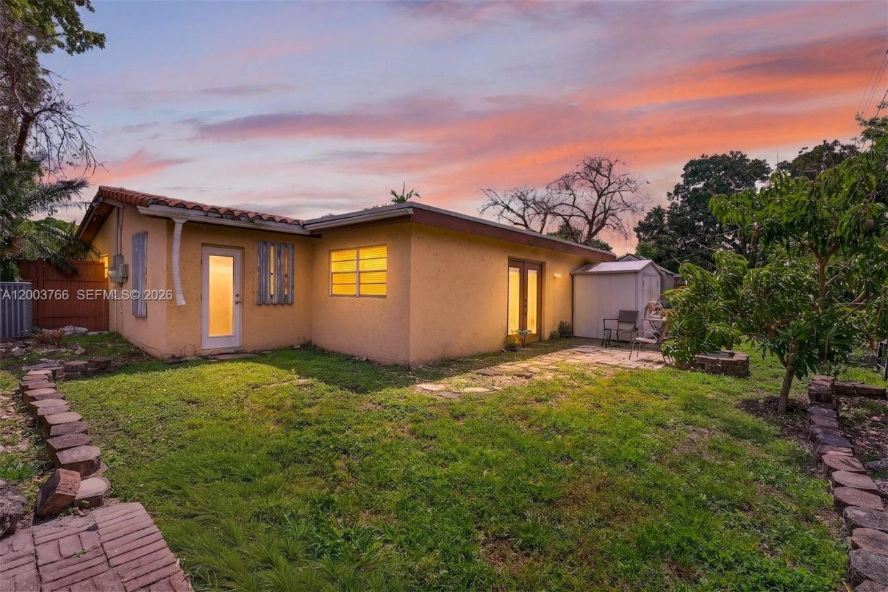 6551 Sherman St , Hollywood, FL 33024 Photo
