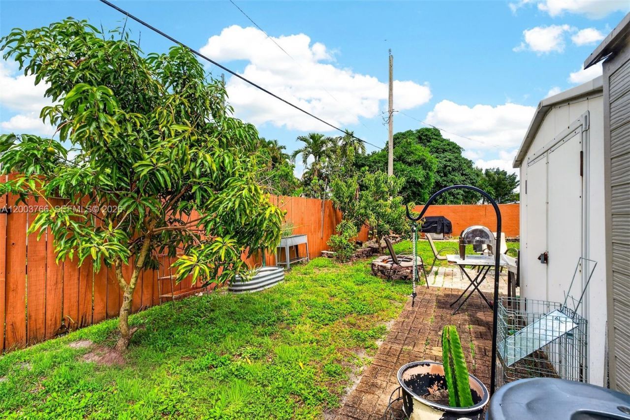 6551 Sherman St , Hollywood, FL 33024 Photo