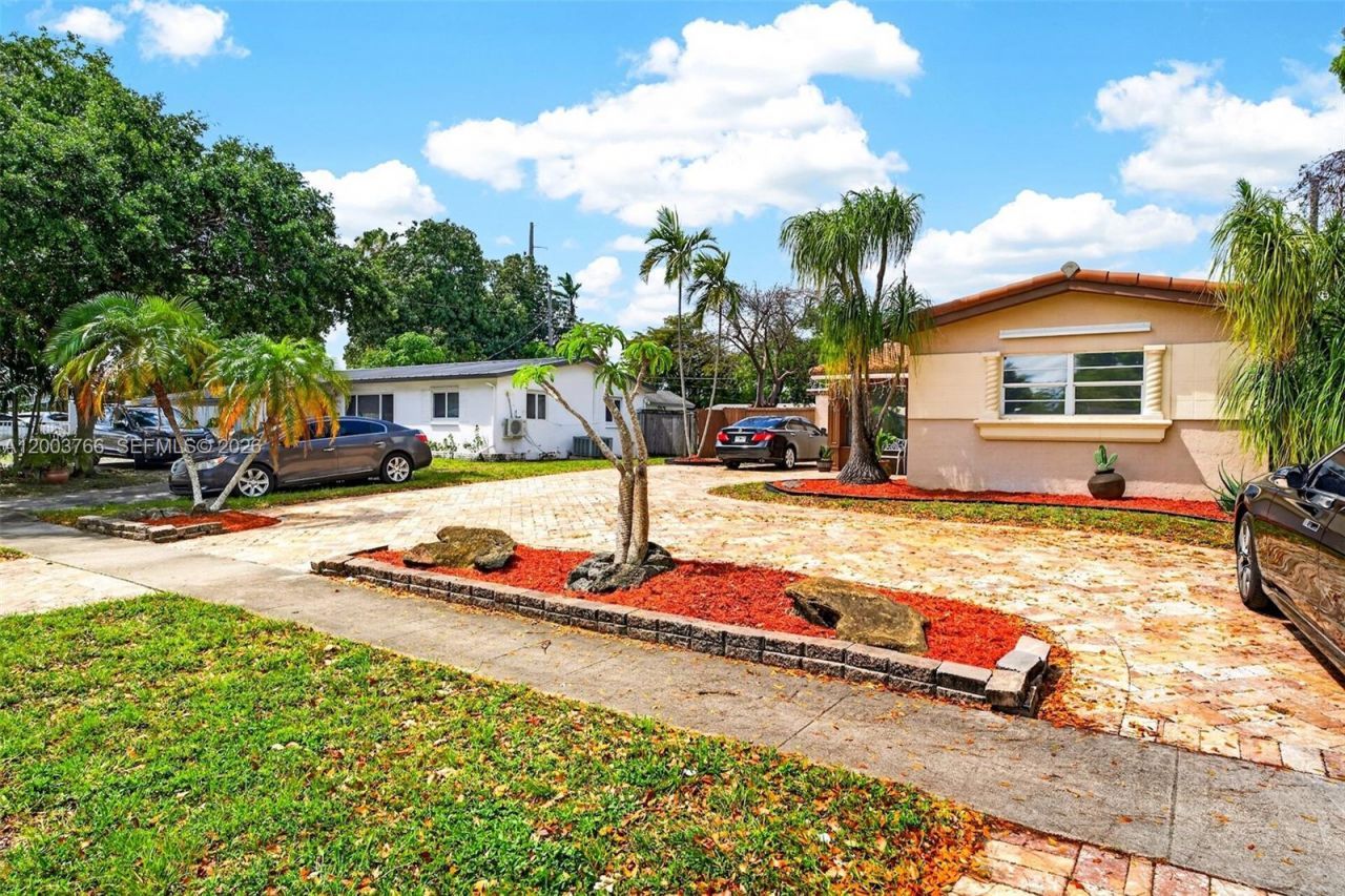 6551 Sherman St , Hollywood, FL 33024 Photo
