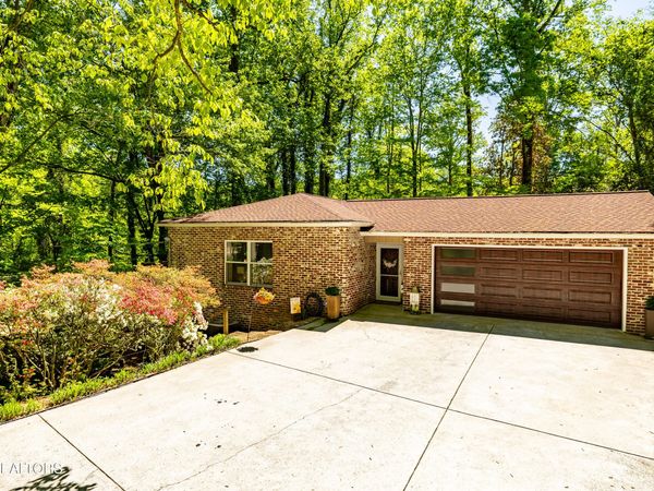 2513 SW Lakemoor Drive, Knoxville, TN 37920