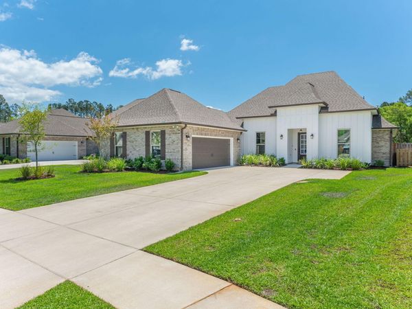 120 Lumen Loop, Freeport, FL 32439