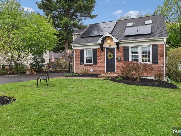 24 N Crest Drive, CRESSKILL, NJ 07626