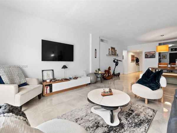 100 Edgewater Dr , Unit 129, Coral Gables, FL 33133