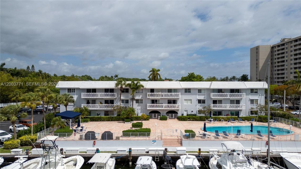 100 Edgewater Dr , Unit 129, Coral Gables, FL 33133 Photo