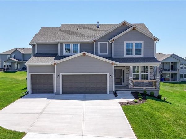 2695 W Park Street, Olathe, KS 66061