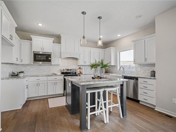 2695 W Park Street, Olathe, KS 66061