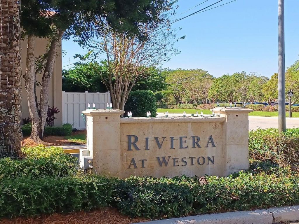 150 Riviera Circle, Weston, FL 33326 Photo
