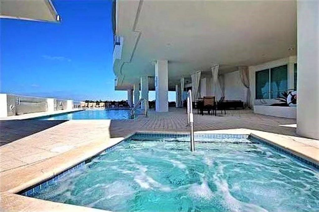 315 NE 3rd Avenue, Unit 2102, Fort Lauderdale, FL 33301 Photo