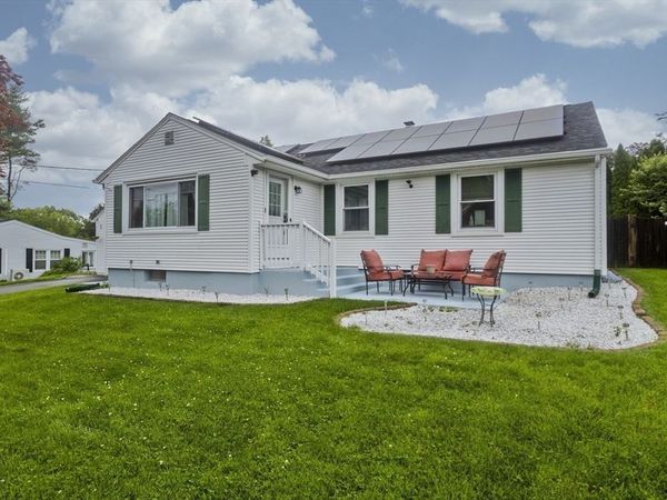 83 Chalmers St, Springfield, MA 01118