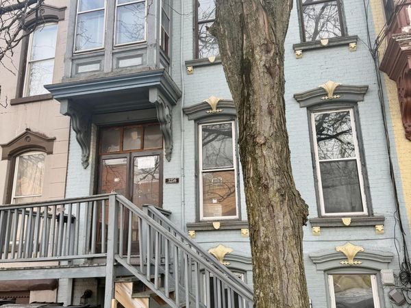 3256 6th Avenue, Troy, NY 12180