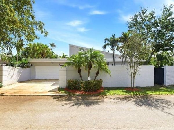 400 NW 78th Ave , Plantation, FL 33324