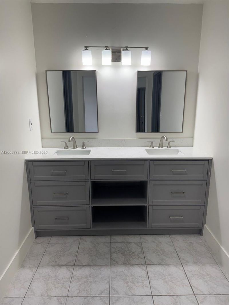 5260 SW 2nd St, Miami, FL 33134 Photo