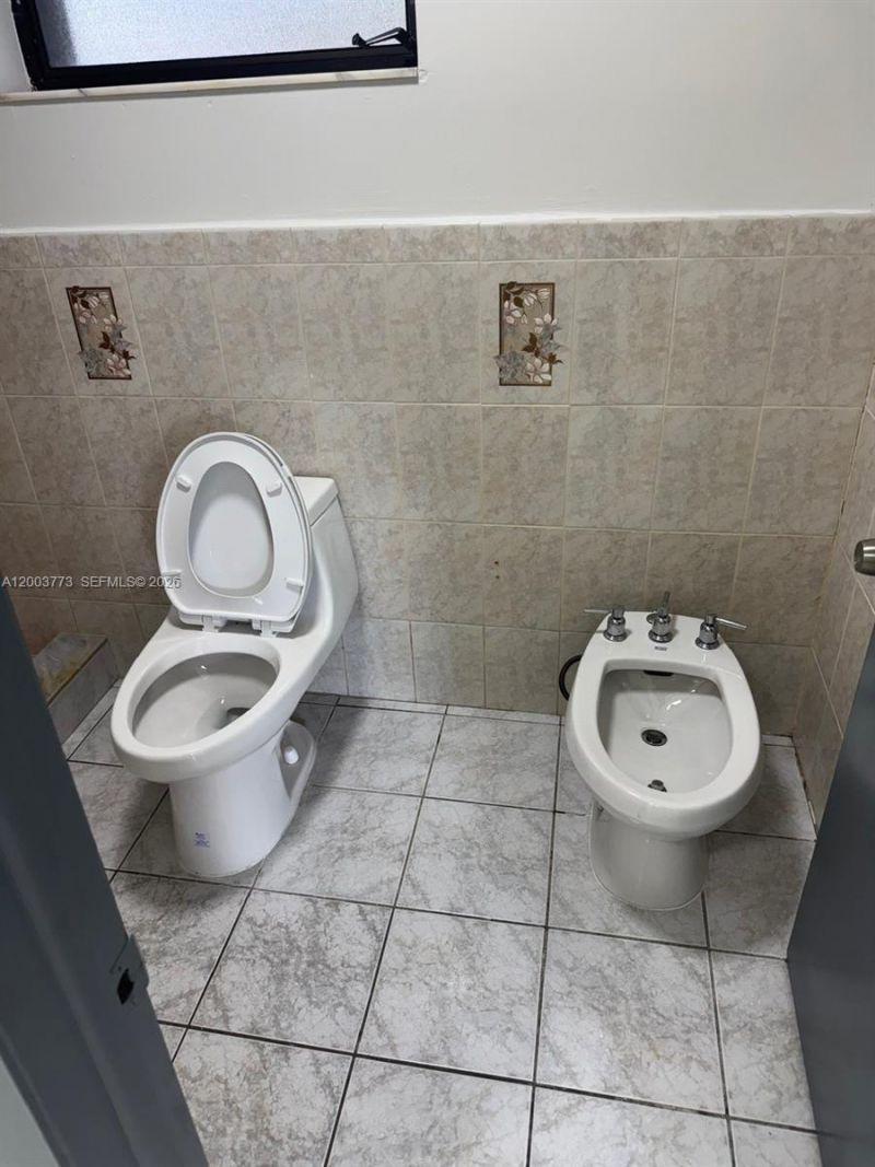 5260 SW 2nd St, Miami, FL 33134 Photo