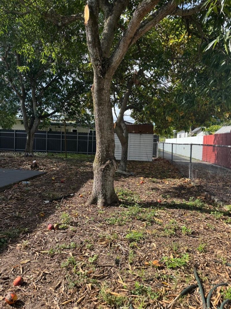 5260 SW 2nd St, Miami, FL 33134 Photo