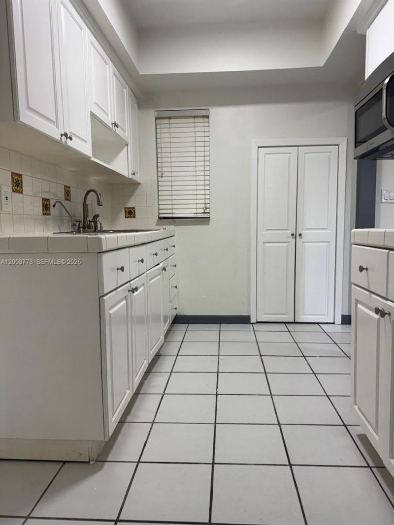 5260 SW 2nd St, Miami, FL 33134 Photo