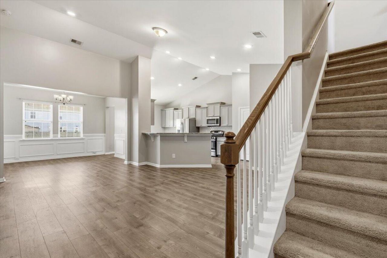 700 Redbud Lane Photo 10