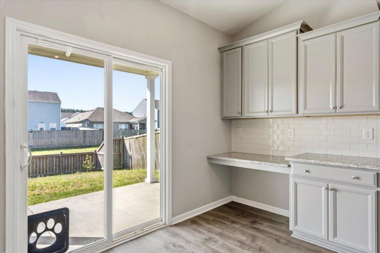 700 Redbud Lane Photo 22