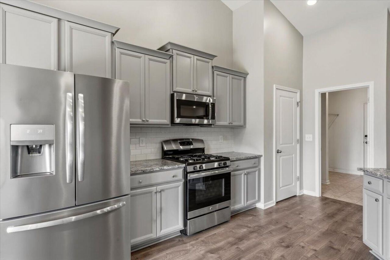 700 Redbud Lane Photo 23