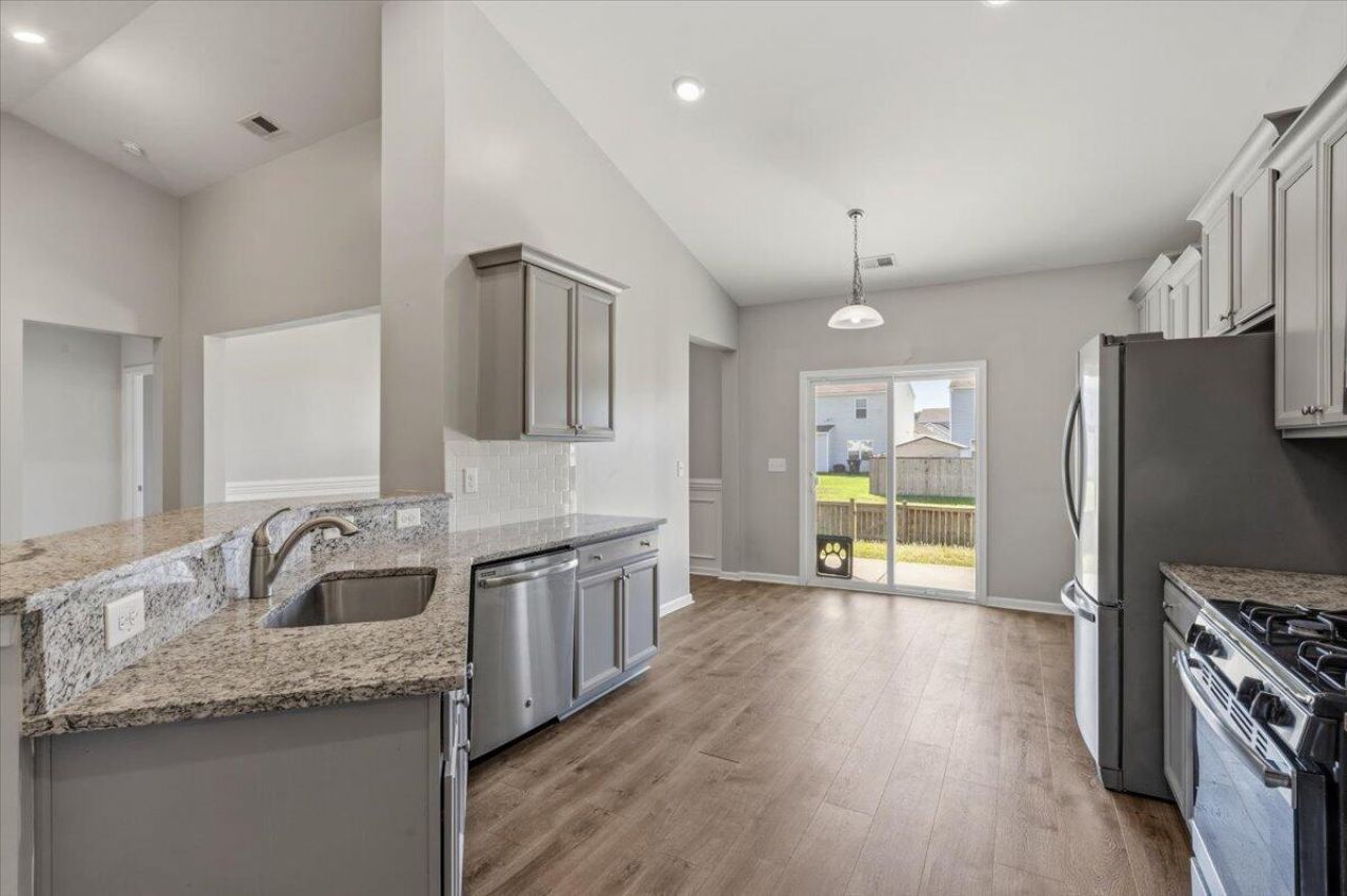 700 Redbud Lane Photo 25