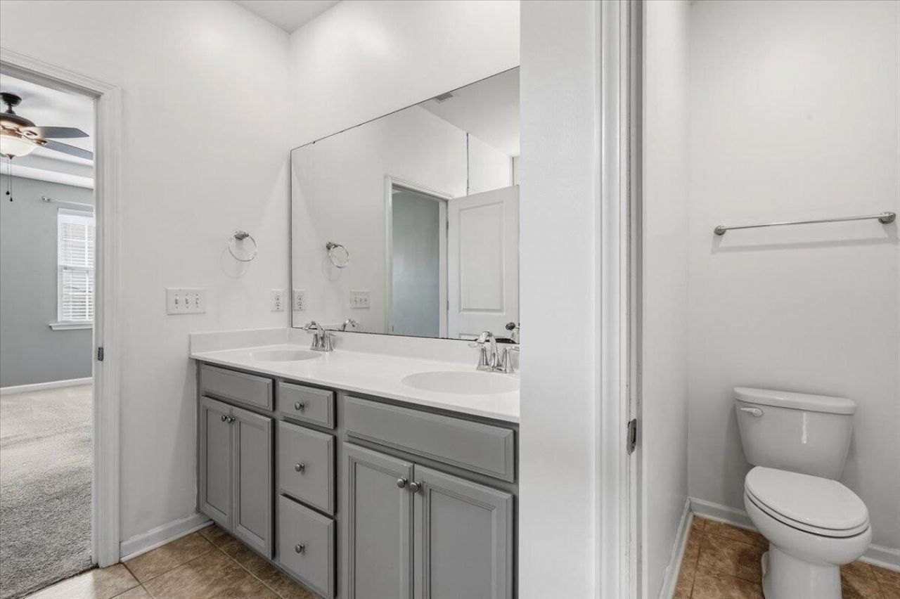 700 Redbud Lane Photo 34