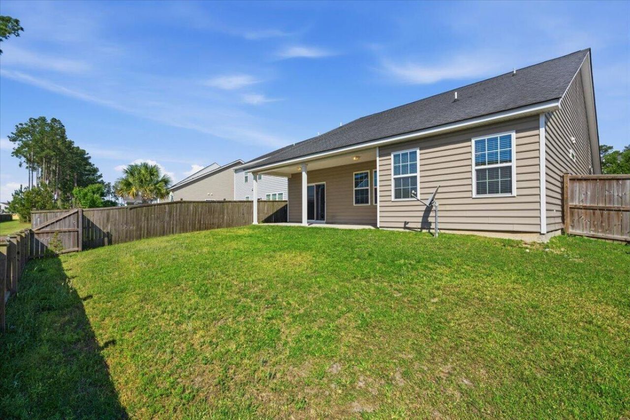 700 Redbud Lane Photo 5